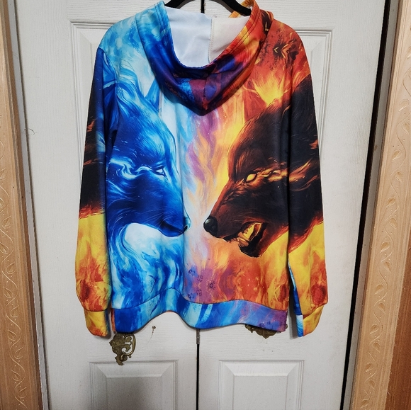 Colorful Wolf Graphic Hoodie - Picture 8 of 10